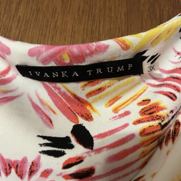 Ivanka Trump Tank Top Women's Size 3X White Multi Print Asymmetric Cowl Neck‎ - Picture 4 of 5